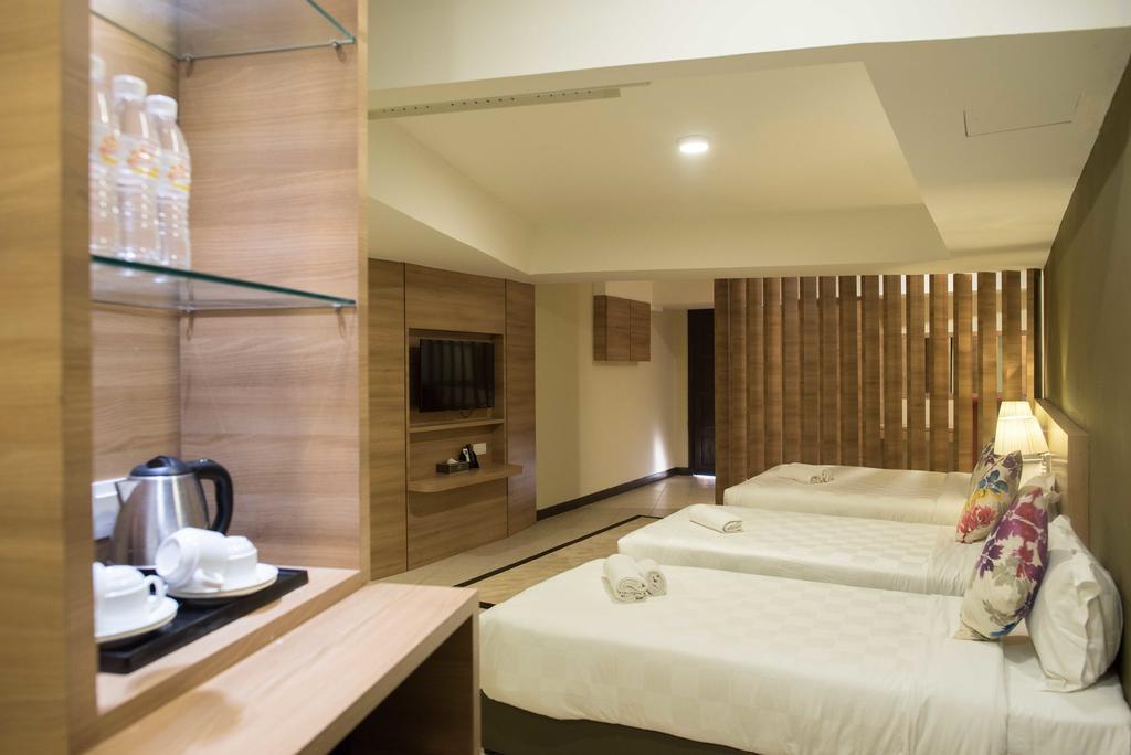 Mornington Hotel Waterfront Lumut Kültér fotó